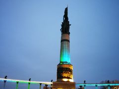 -人民防洪胜利纪念塔