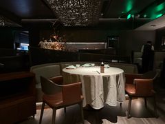 -左庭右院鲜牛肉火锅黑金店(陆家嘴中心店)