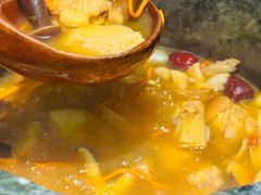 土鸡菌汤锅-芸山季·云南山珍菌火锅(南翔印象城MEGA店)