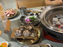 -围炉肉舍•炭烤活鳗•丹东海鲜烤肉(步行街店)