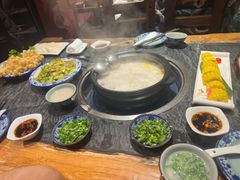 -大匠工房古船木艺术餐厅·猪肚鸡专门店(长白仙岛店)