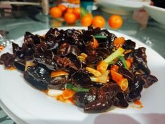 葱蒜烧木耳-良师门滨海人家·海鲜·家常菜(滨海城店)