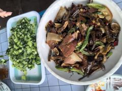 -土砂锅生态山庄·非遗砂锅雅鱼