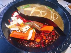 白果鸡汤鸳鸯锅-味流印市井火锅