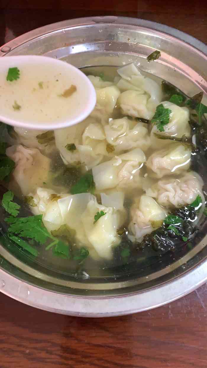正宗海鲜馄饨-"一般只要想吃馄饨就首先选这家的,离家也近.