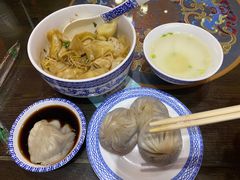 -笑来喜馄饨小笼工坊(通扬路店)