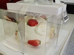 草莓炸弹-美事客·面包·蛋糕·甜品(CBD店)