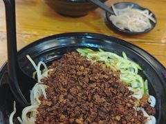-丽虹云南过桥米线(兴工街店)