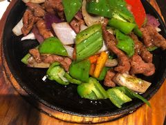 铁板牛肉-舌尖上的食缘花园主题餐厅