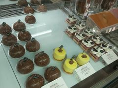 -UNI UNI(环亚凯瑟琳店)