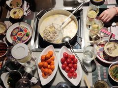 -尚尚仙·酸汤猪手·猪肚鸡火锅(华联万柳购物中心店)