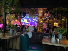 大堂-临界音乐酒馆·小龙虾·江湖菜(华熙LIVE·鱼洞店)
