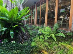 -Chom Cafe and Restaurant