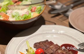 Australian M9 Frozen Eye Fillet Steak