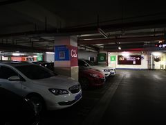 -湖滨银泰in77 C区-停车场