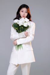 -喜爱高定婚纱摄影
