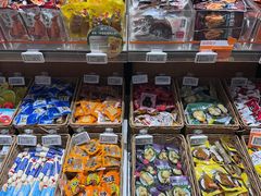 -来伊份(上海市静安区万航渡路889广场店)