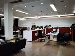 -上海宝信宝马4S店