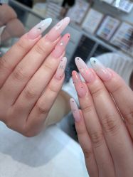 -赢韵美甲美睫瑞士净斑中心