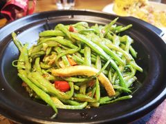 石锅扁豆丝-局气烤鸭·北京菜(前门店)