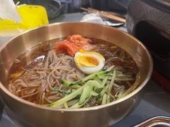 -围炉肉舍•炭烤活鳗•丹东海鲜烤肉(步行街店)