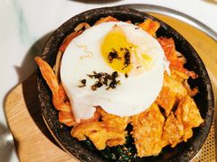 辣白菜五花肉石锅拌饭-七八冷面·延边朝鲜族美食(圣熙八号店)