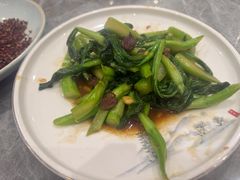 鸽杂炒菜心-朱记乳鸽王·非遗石岐乳鸽·全鸽宴(大兴旗舰店)
