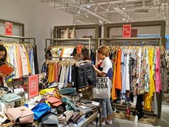-URBAN REVIVO(北京斯普瑞斯奥特莱斯店)