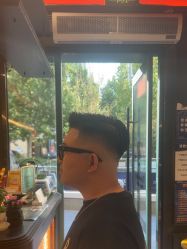 -东方先生国潮男士理发馆