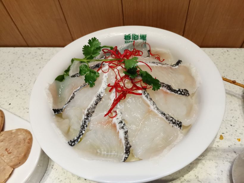 新鲜的乌鱼片,口感鲜嫩,清甜爽口.