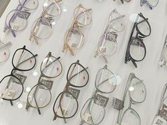 -美式眼镜·授权蔡司.依视路.尼康.豪雅.明月(南翔印象城店)