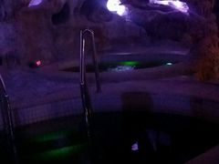 -泉城欧乐堡戏水湾艺术养生温泉