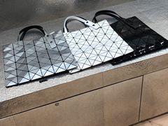 -三宅一生 (阪急梅田本店)
