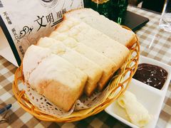 奶油果酱面包-华梅西餐厅(哈尔滨中央大街店)