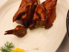 玻璃皮润烧乳鸽-北京厨房(西安SKP店)