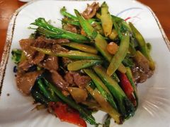 芥蓝炒牛肉-利杨记·本味轩粥坊·烧烤(宝体店)