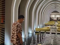 -涨巢·潮玩水疗局