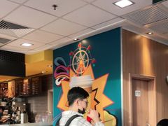 等位区-麦当劳(欢乐谷店)
