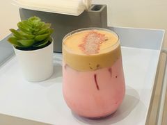 红丝绒泡沫咖啡-XI·LaundryCafe 喜咖自助洗衣咖啡店