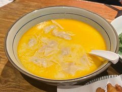金汤黄鱼馄饨-蟹黄鱼·深夜面馆(巨鹿路店)