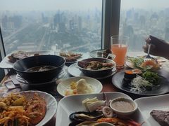 -彩虹云霄酒店75层国际自助餐