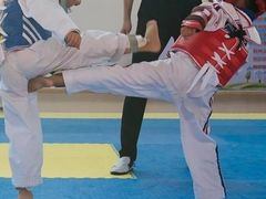 -嗨动跆拳道体能馆(菜百店)