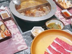 -牛YO寿喜烧·铁板烧和牛火锅自助(市府恒隆店)