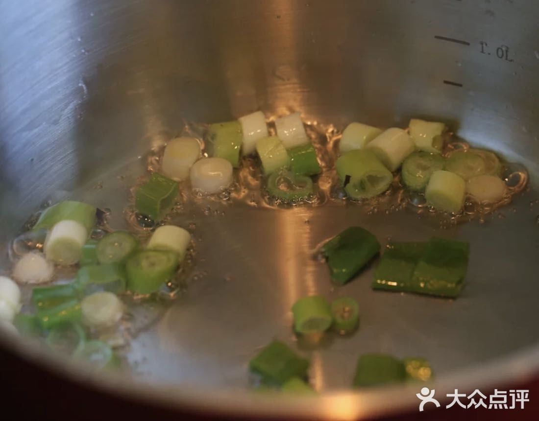 不论咸的甜的豆腐脑只要是自己爱吃的就行