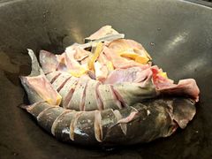 -老刘生态大鱼坊铁锅炖鱼(赛马场店)