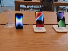 -Apple零售店(华贸购物中心店)