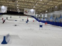 -乔波室内滑雪场