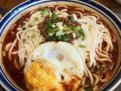 招牌传统麻辣面-聚合鑫东北熏酱熟食麻辣面(长阳店)