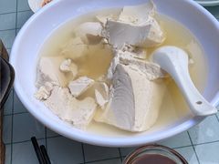 -土砂锅生态山庄·非遗砂锅雅鱼