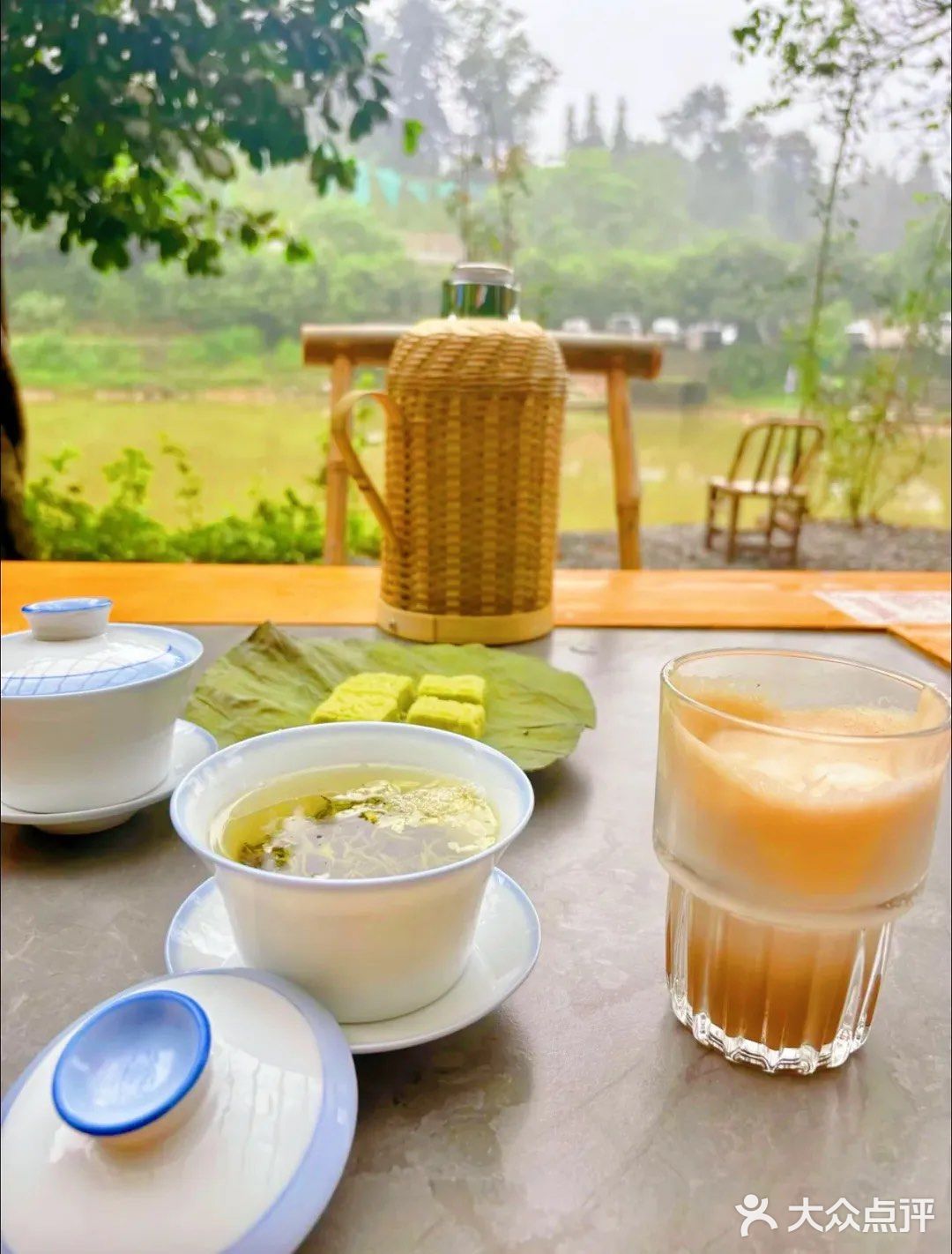 柴火鸡与闲趣时光